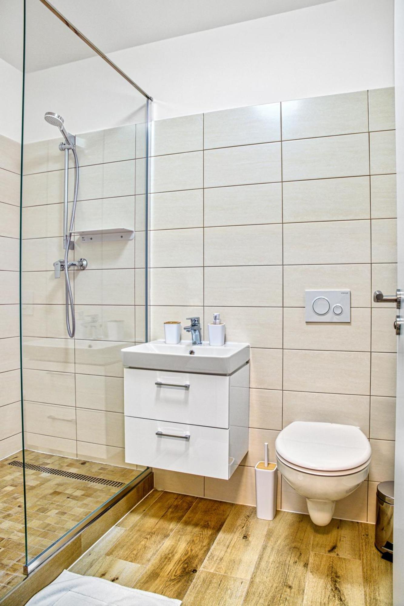 Podborany Hotel A Restaurace Ruze מראה חיצוני תמונה